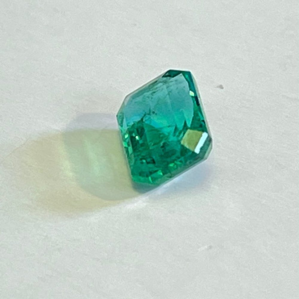 Intense Natural Beryl Emerald 1.40 carats! - Picture 10 of 10